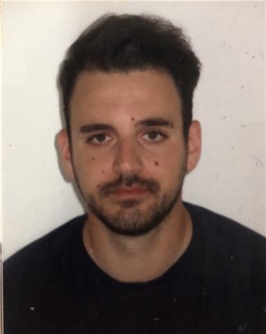 Sono un ragazzo di 26 anni diplomato al liceo classico e attualmente studente di lettere,sapere umanistico e formazione
