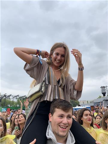 Imparto clases particulares de matemáticas, física y química. a alumnos de la eso y 1 bachillerato. precio: 8/10€ la hora