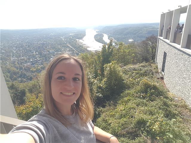 Insegnante di inglese con laurea magistrale offre ripetizione a persone di ogni età per migliorare o imparare l'inglese