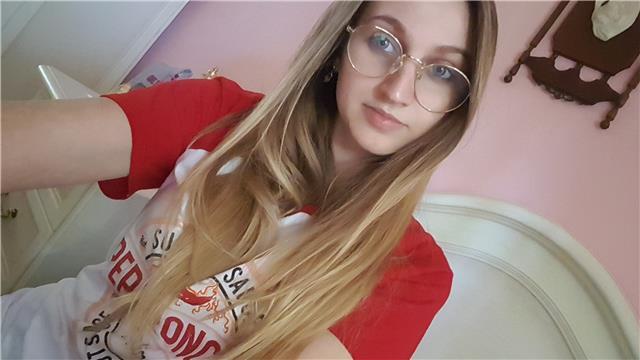 studentessa frequentante università di lingue e letteratura straniere specializzata in traduzione ed iterpretariato a Padova offre lezioni e ripetizioni a giovani frequentanti scuole medie e superiori e ad adulti