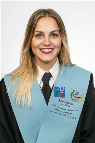 Graduada en magisterio de educación infantil y, técnico superior de educación infantil. Ofrece sus servicios para dar refuerzo y apoyo en niños/as de educación infantil y primaria