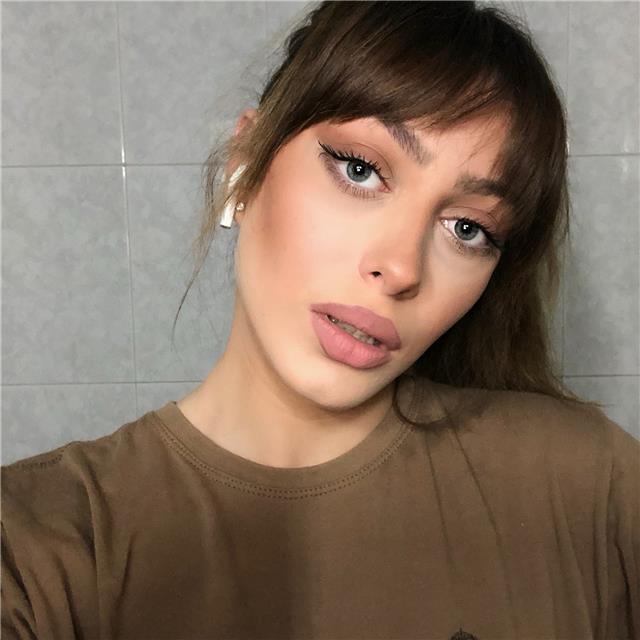 Estudiante española ofrece clases de dibujo artístico, técnico y gráfico plásticas.
infantil, primaria y secundaria