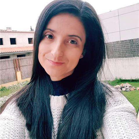 Chica con estudios superiores y con diez años de experiencia en clases particulares, ofrece ayuda para materias escolares. e.s.o y primaria