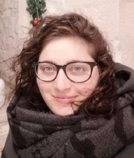 Laureata in comunicazione e spettacolo, offro lezioni di italiano, storia dell'arte, storia a qualsiasi fascia di età