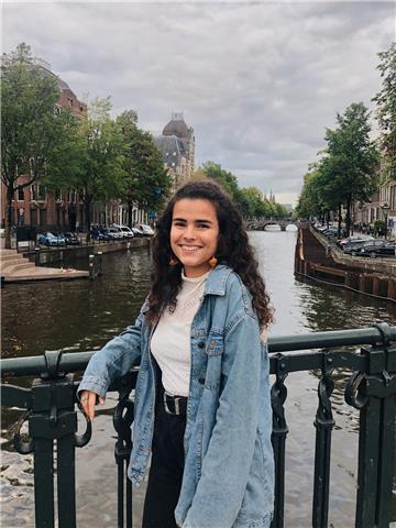 Estoy en los últimos años del grado de ingeniería química en la complutense, imparto clases de química y ciencias