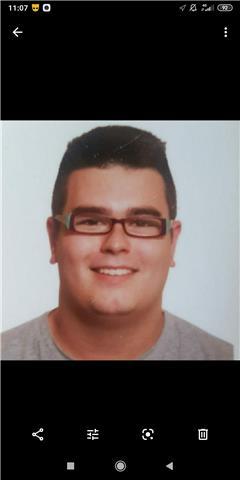 Soy profesor de educación primaria, doy clases de todas las materias relacionadas con esa etapa educativa. mates, ingles, sociales, naturales