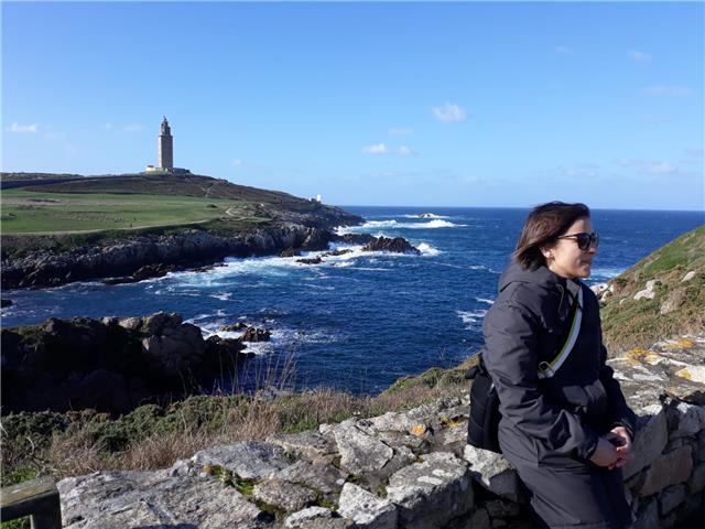 Doy clases de francés, soy nativa de suiza y española, si quieres aprender el idioma o mejorar tu nivel, también doy clases de conversaciones