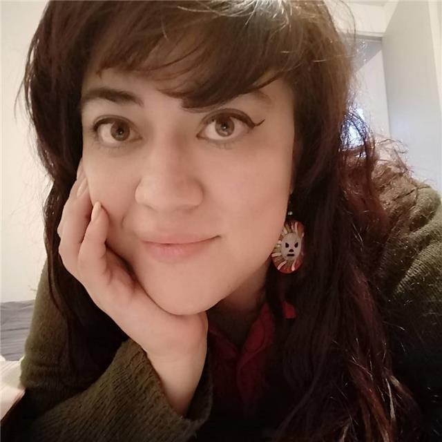 Maestra online de apoyo para gramática del Español, producción de textos, revisión de redacción y práctica comunicativa del idioma