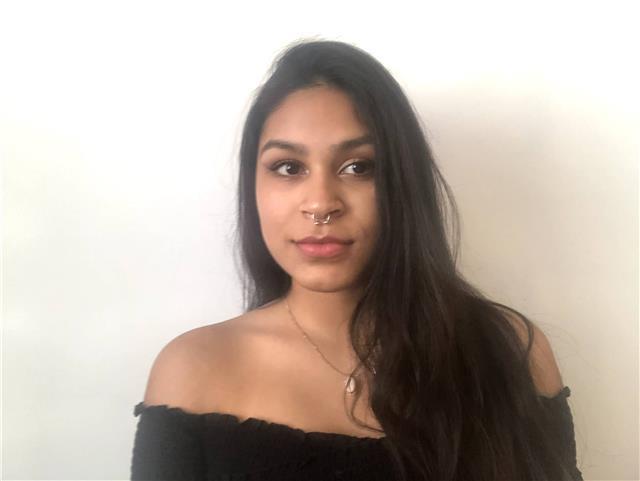 Estudiante de diseño gráfico, da clases en ciudad real