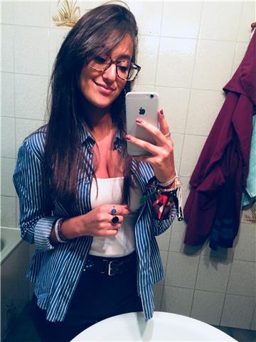 Soy una chica simpática y me gustan las matemáticas