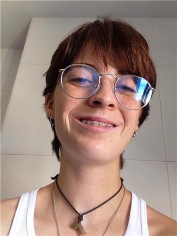 Ofrezco clases de guitarra a niños pequeños y podría ayudar con otras asignaturas