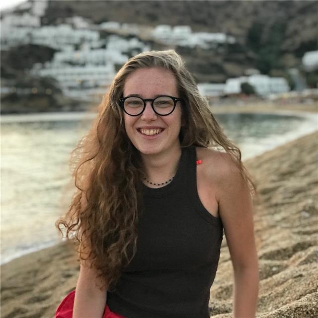 Studentessa universitaria offre ripetizioni in materie scientifiche
