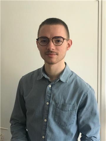 étudiant ingénieur vous offrant des aides en mathématiques