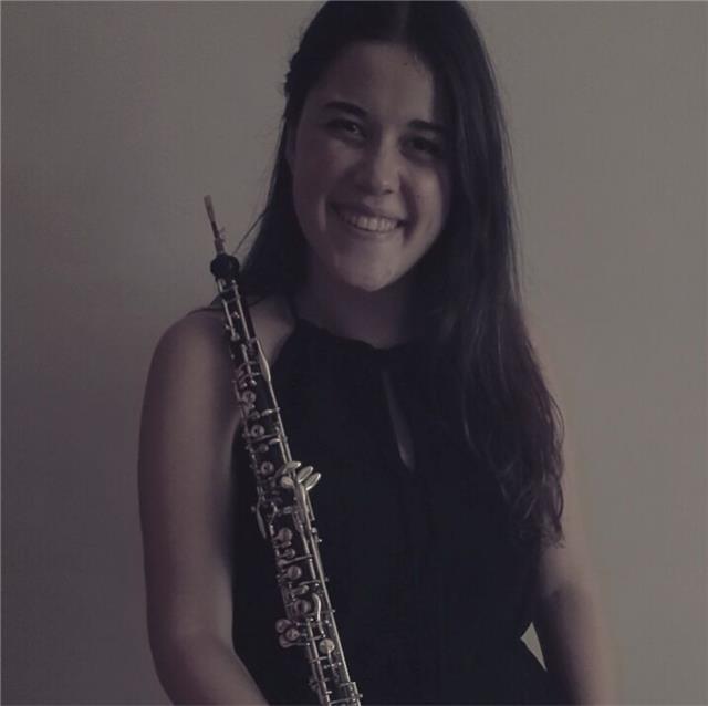 Professora de piano, oboè i llenguatge musical. imparteixo classes a partir de qualsevol nivell