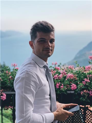 Offro lezioni private d'inglese per conversazione e grammatica a ragazzi di elementari/medie/superiori