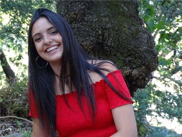 Doy clases tanto de lengua castellana, lengua gallega, matemáticas, alemán, etc. puedo imparitr clases particulares hasta 4 eso