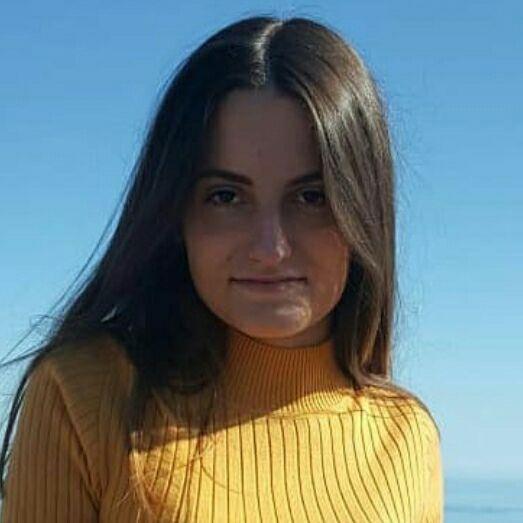 Estudiante universitaria ofrece clases de historia para ayudar a niños y adolescentes en málaga