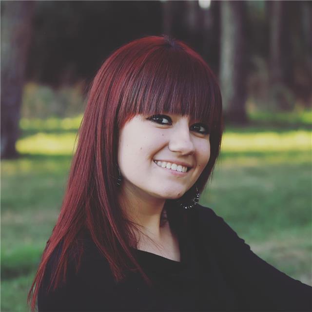 Doy clases de apoyo escolar a niños y adolescentes de lengua castellana y literatura, entre otras materias a sugerir