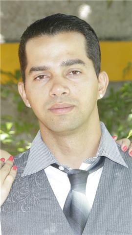 Soy bailarín profesional y doy clases de salsa y de bachata. nivel básico,internedio y avanzado