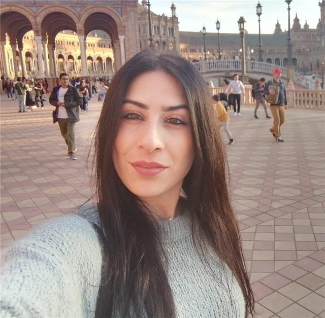 Impartisco lezioni di inglese e spagnolo online e a domicilio per bambini e ai ragazzi della scuola primaria e secondaria di I grado