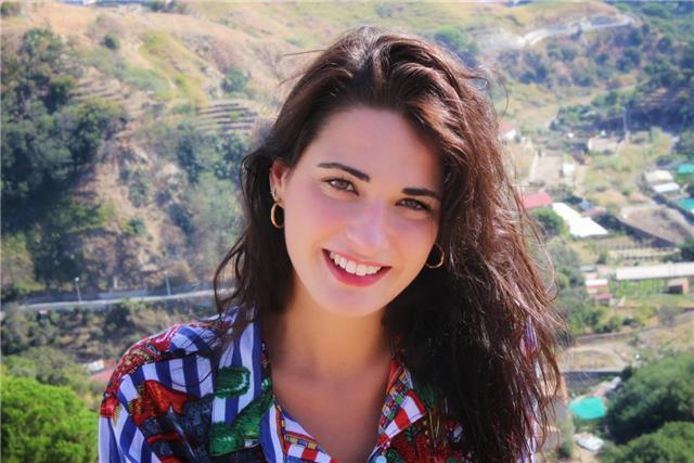 Sono una dottoressa in psicologia clinica, ho vissuto in Spagna. Sono disposta a impartire delle lezioni di lingua spagnola