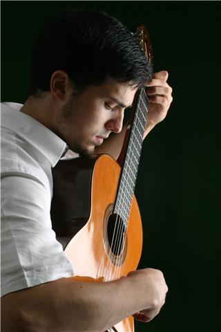 Lezioni di musica e teoria musicale, strumento musicale, chitarra classica, per tutti i livelli. Preparazione esami conservatorio