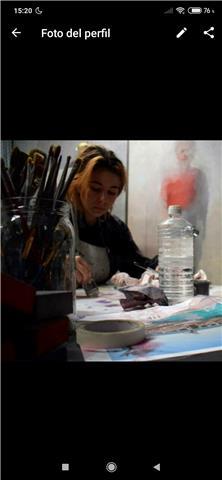 Soy graduada en Bellas artes por la UCM y colaboradora honorífica en el departamento de dibujo. Tengo experiencia en la realización de proyectos expositivos. Además tengo el máster de investigación y creación en arte contemporáneo y máster en formación de