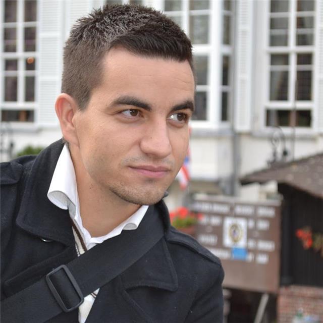 Profesor nativo de universidad de español para extranjeros