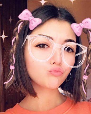 Ragazza offre ripetizione di inglese (C1) francese (B2) e spagnolo (B2)