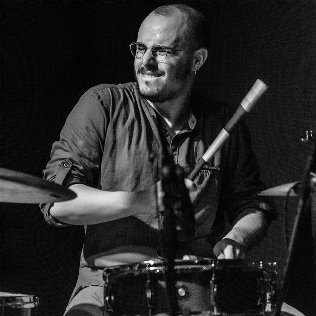 Studente di conservatorio propone lezioni di batteria e percussioni per ogni livello ed età