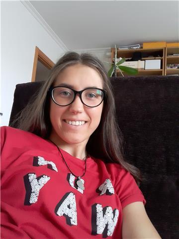 Educadora da clases de primaria y secundaria. ayuda con los deberes y repaso para el siguiente curso