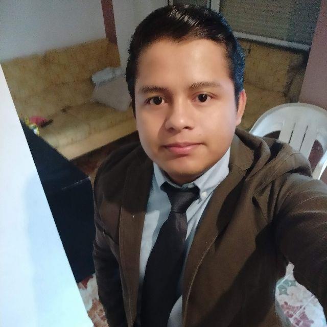 Tengo 26 años y me gradué como asistente técnico bilingüe