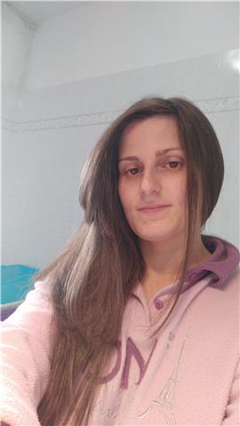 Laureata in scienze biologiche impartisce ripetizioni di chimica e biologia e laureato in astrofisica e scienze della terra impartisce ripetizioni di matematica e fisica