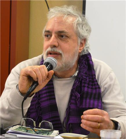 Insegnante in pensione di filosofia e storia