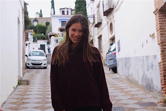 Profesora de inglés para niños y niñas de primaria y la eso