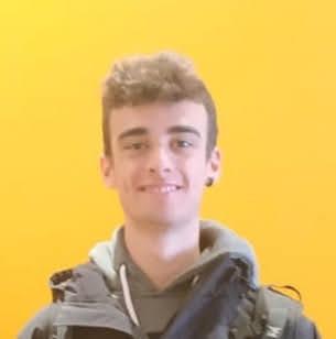 Profesor de educación primaria buscando alumnos a los que dar clases tanto en primaria como en secundaria (eso)