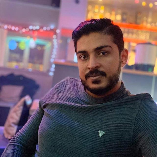 Salve mi chiamo Hamza ho 25 anni 

Mi sono diplomato in Pakistan presso Lacas liceo scientifico dell'Università di Cambridge, dove ho studiato chimica, fisica e matematica avanzata

Attualmente in Italia sono al quarto anno del corso serale di meccatronic