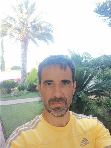 Doy clases de matemáticas y física