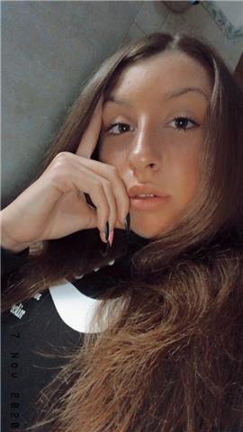 Studentessa offre ripetizioni di scienze, economia e francese