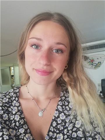 Laureata in psicologia offre lezione in materie umanistiche (livello avanzato) e tutte le materie fino alla scuola media
