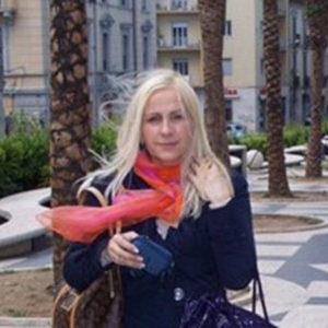Tedesco ed inglese fluenti sia a livello scritto che orale.
Disponibile per lezioni sia on line che ad Avola o Jesolo
