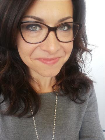 Insegnante laureata in scienze della formazione con esperienza in varie discipline, con diverse fasce di età e con persone con disabilità