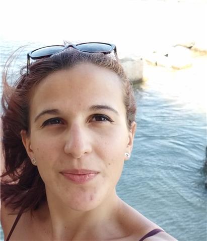 STUDENTESSA IN SCIENZE DELLA FORMAZIONE PRIMARIA, CHE SI STA PER ABILITARE ALL'INSEGNAMENTO