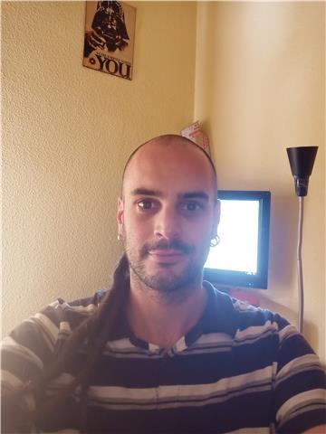 Soy un profesor dinámico, que se adapta y sabe sacar lo mejor de cada alumnx y sobre todo disfruto mucho mi trabajo