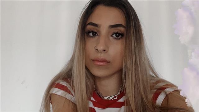 Studentessa uiversitaria offre ripetizioni in lingue inglese per i ragazzi delle medie e superiori in zona Valdarno/ Firenze