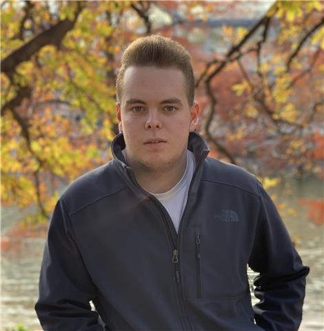 Estudiante de Marketing y Business da clases a Primaria y Bachillerato