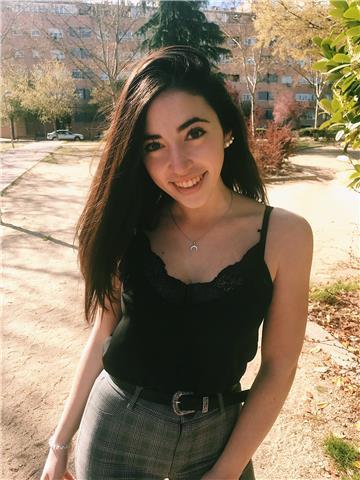 Hola soy clara y tengo 17 años y me encantaría poder enseñar inglés