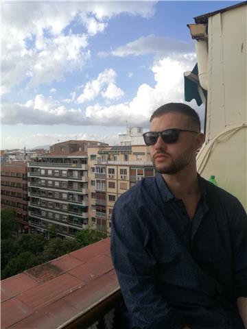 Tengo la capacidad de enseñar eficientemente a niños inglés básico, de un modo divertido y que despierte su interés por este idioma