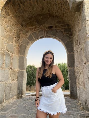 Profesora de inglés nivel b1, dirigida a alumnos de primaria y eso