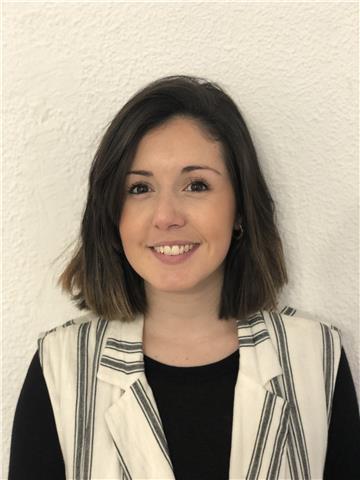 Graduada en Historia y Lengua y literatura españolas con C1 en inglés